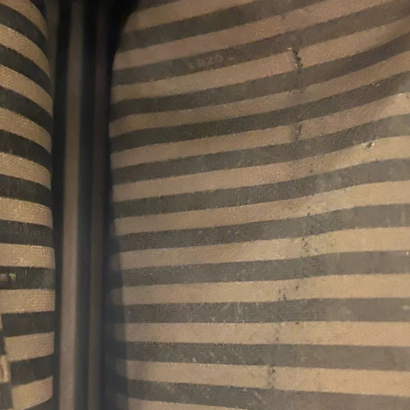 ❤️ Vintage Fendi toiletry/makeup bag, callouts as shown. - Picture 12 of 13